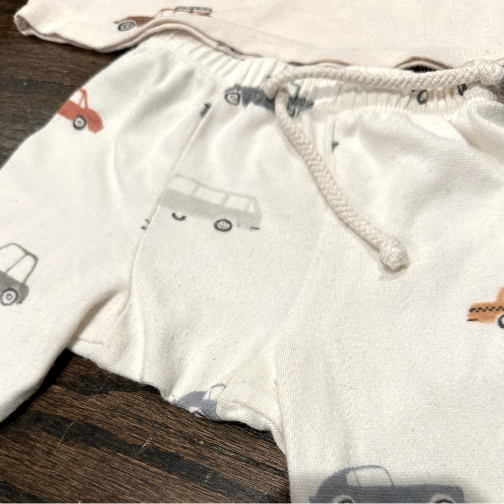 CHILDHOODS cars on natural - CC long sleeve and jogger set - Picture 10 of 16